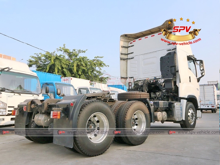 3 Axles Prime Mover ISUZU GIGA - RB